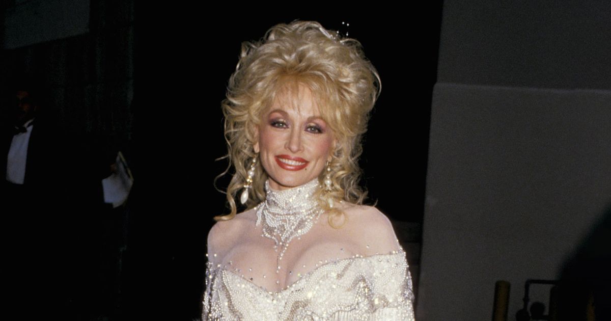 Dolly Parton Announces New Reserve Style Pictures Guide